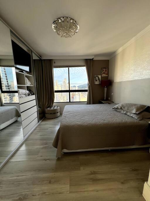 Apartamento No Centro, Com Vista Mar E Cristo Luz Balneário Camboriú Exterior foto